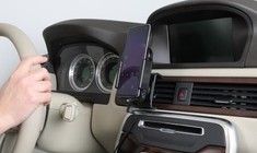 Brodit Qi trdls aktiv hllare med cigg-kontakt 718115