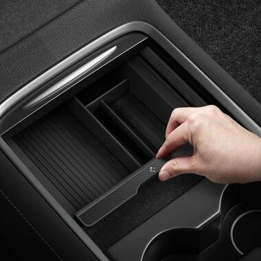 Trasig f�rpackning: Spigen Center Console Organizer Tray for Tesla Model Y/3