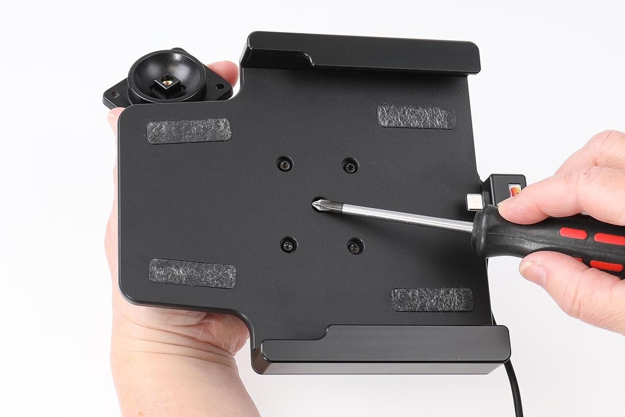 Brodit Aktiv hållare med USB-kabel och cigg-adapter 721458 |  | AlltMobil