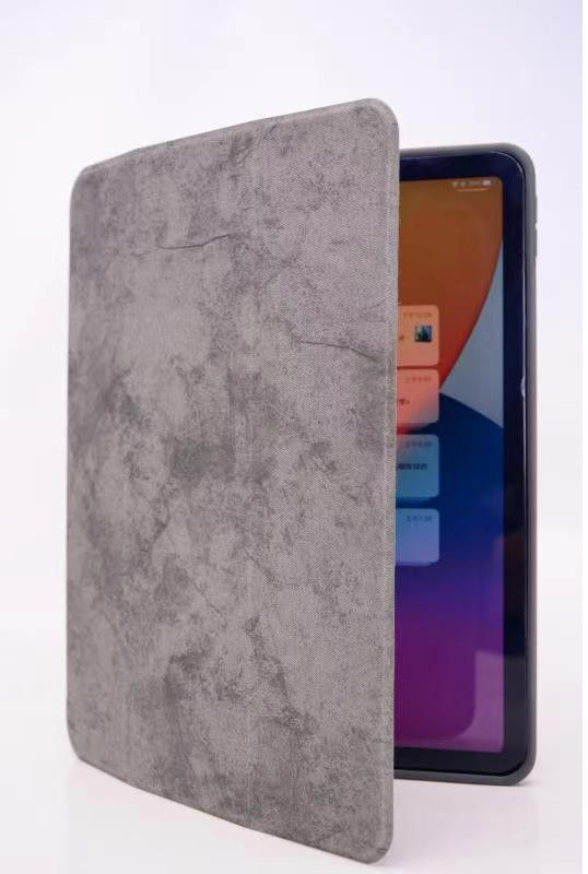 Gear iPad Cover with Pencil Holder